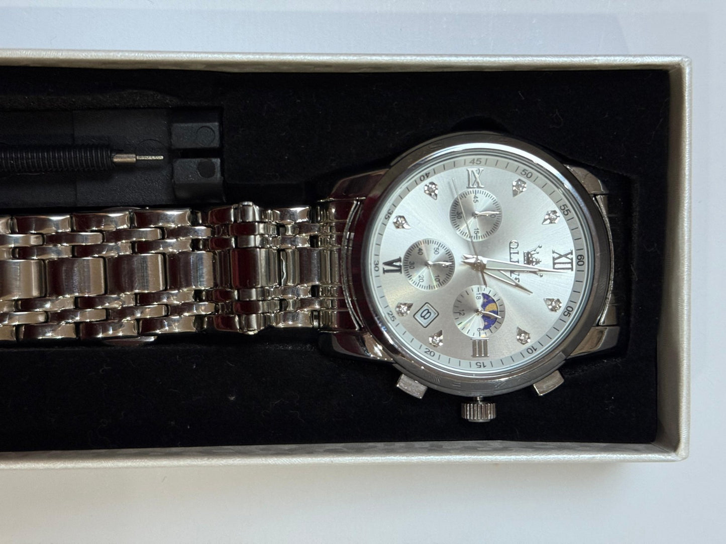 OLEVS Men's Watch Luxury Business Dress Watch UK Diamond Design Quartz